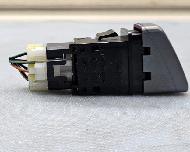 🔥00-04 Nissan Almera Maxima Hazard Warning Switch Button Silver