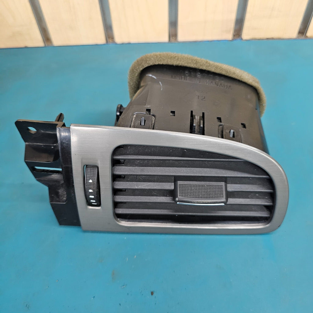 07-13 Suburban TAHOE YUKON Dash A/C Air Vent Front RIGHT Metal SILVER VT16