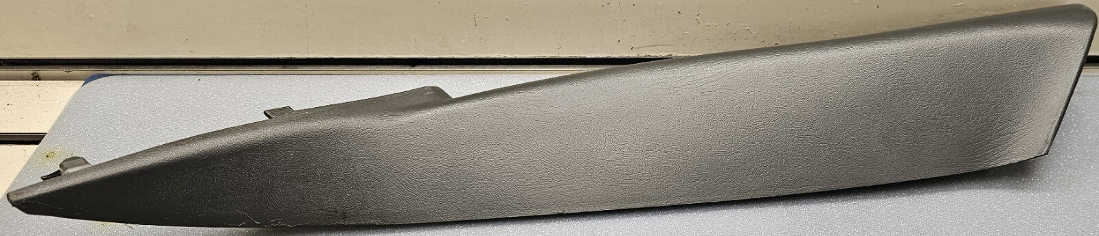 🔥99-06 SILVERADO SIERRA Roof Molding A PILLAR Trim LEFT Driver DARK GRAY P3