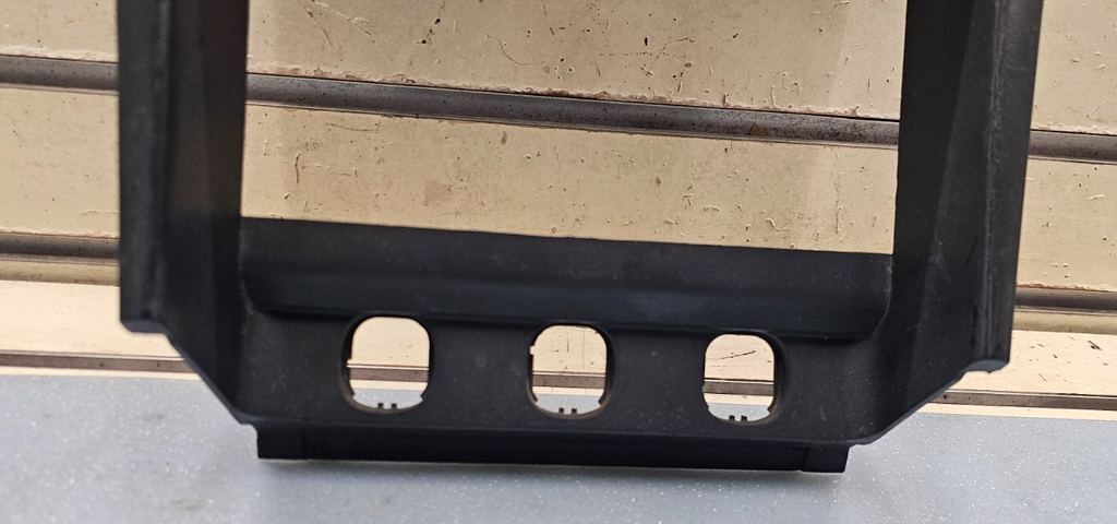 🔥01-04 FORD MUSTANG CENTER DASH AM FM RADIO AUDIO STEREO DISPLAY BEZEL BLACK