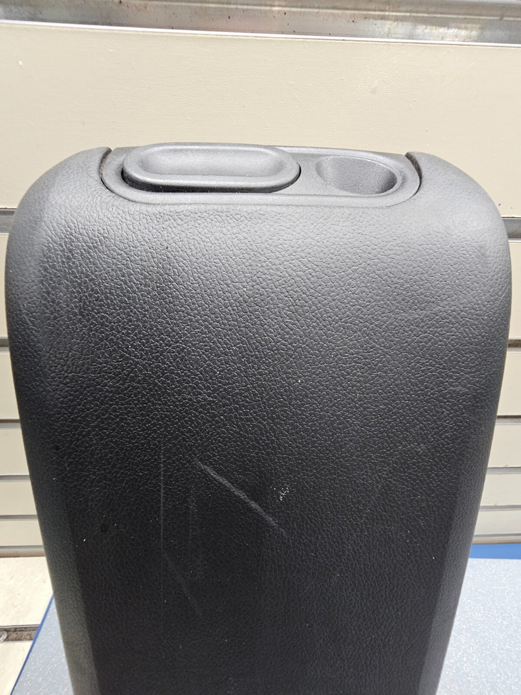 02-06 CAMRY SOLARA LEXUS ES330 CENTER CONSOLE LID ARM REST COVER ASSEMBLY BLACK