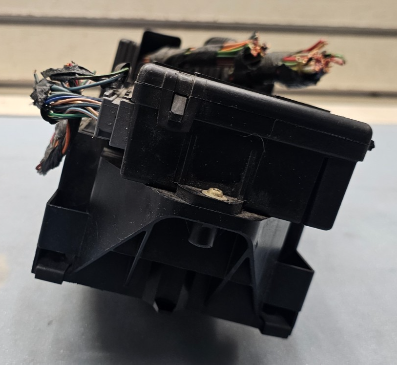 🔥99-03 Ford F150 Interior Fuse Box Junction Relay Block Itegrated Power Module