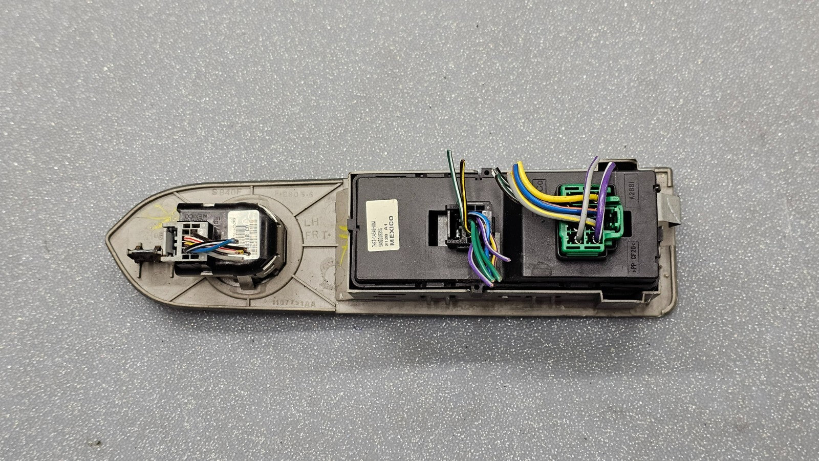 OEM 07-09 Lincoln MKZ Driver's Side Door Master Window Control Switch Silver