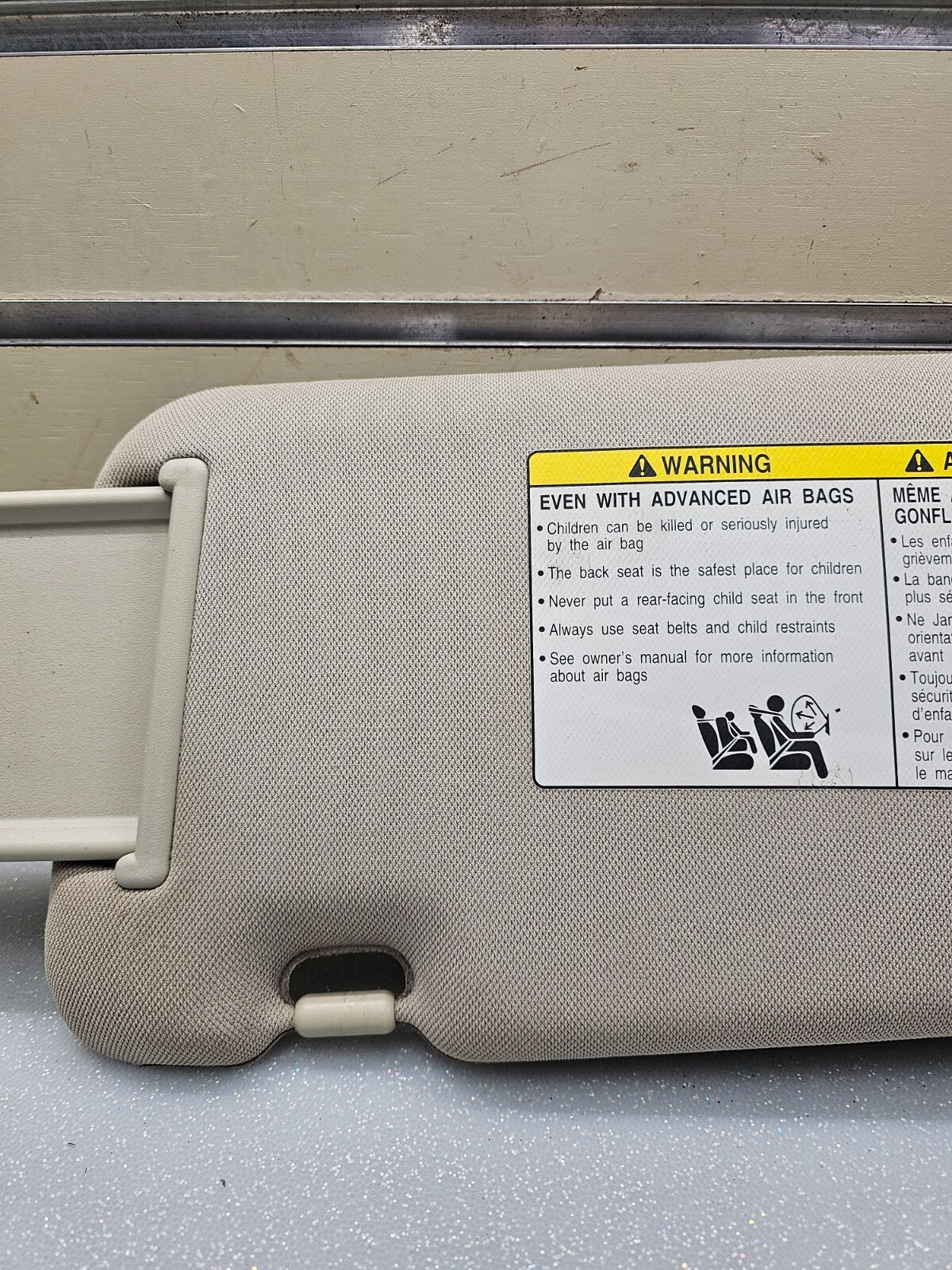 2006-2008 OEM Genuine Nissan Murano Sun Visor RH Passenger Side Gray