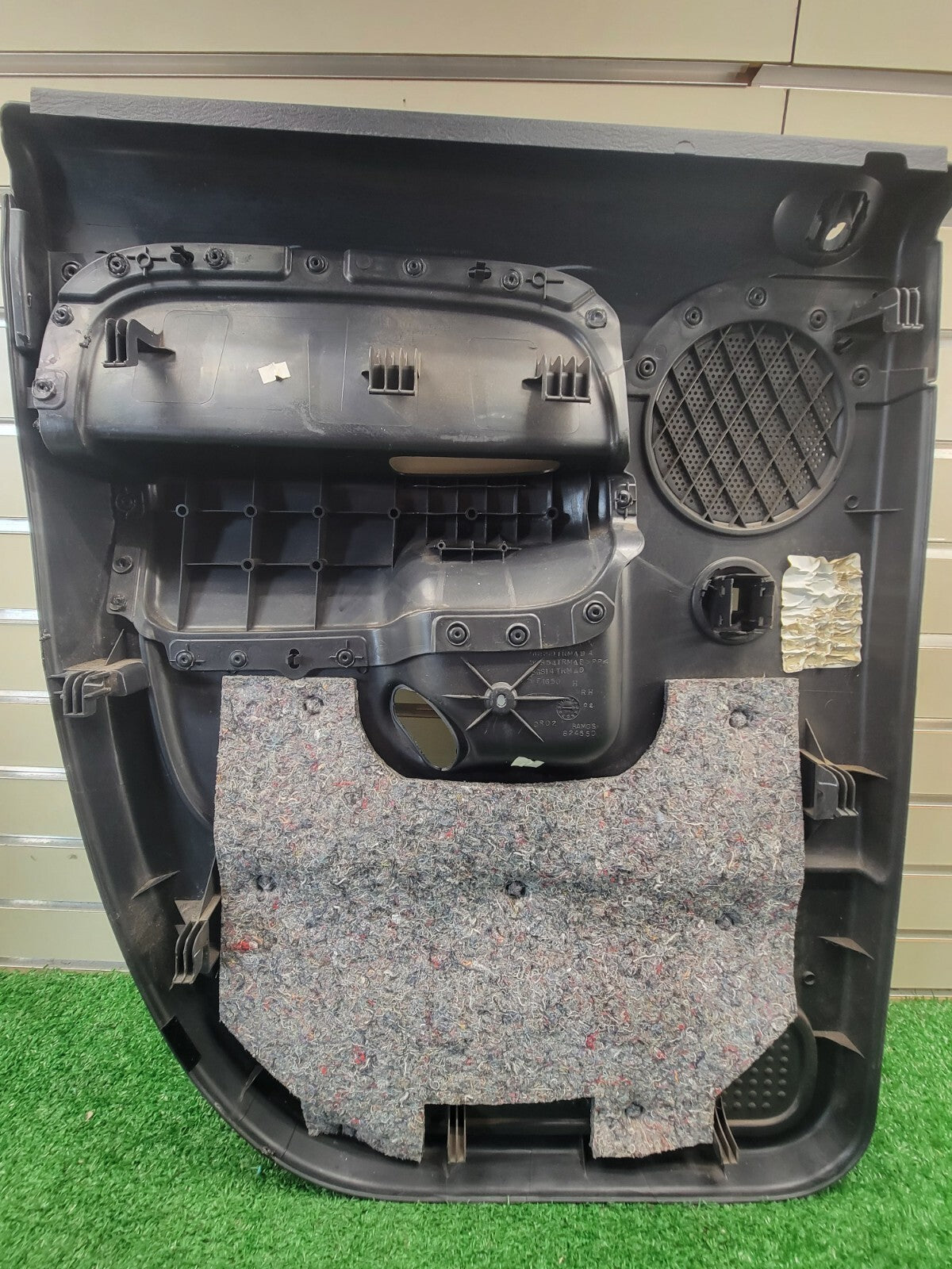 🔥02-05 Dodge RAM Interior DOOR Panel Rear RIGHT PASSENGER GRAY v1 G22