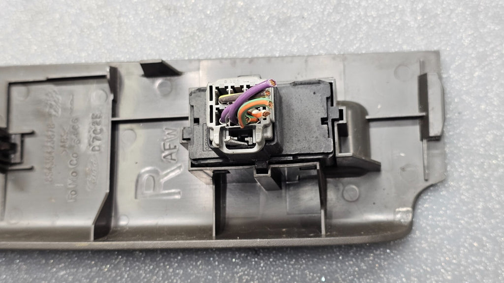 08-12 Escape Focus Front Right Passenger Door Power Window Switch Assembly Gray