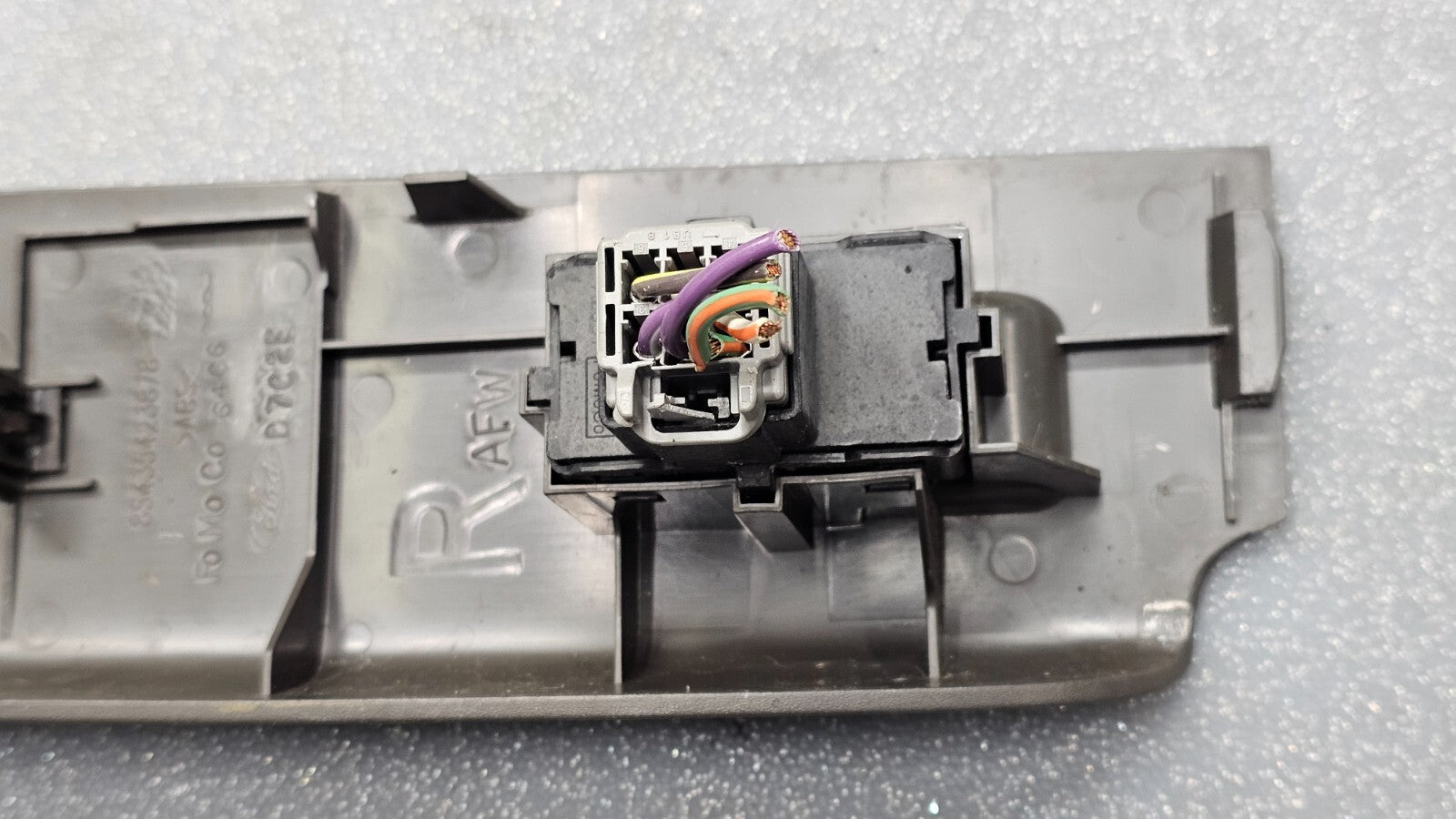 08-12 Escape Focus Front Right Passenger Door Power Window Switch Assembly Gray