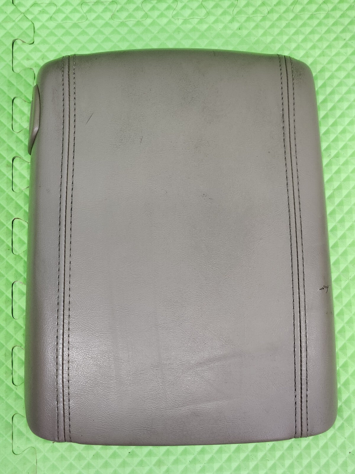 🔥02-06 Cadillac ESCALADE YUKON Center Console Armrest Storage LEATHER GRAY