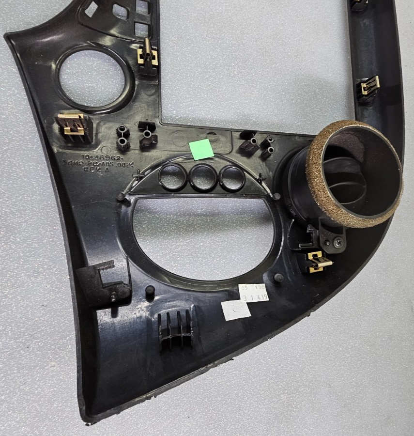 🔥04-08 Pontiac GRAND PRIX Center Dash RADIO BEZEL Trim w/3 BUTTONS Black B9