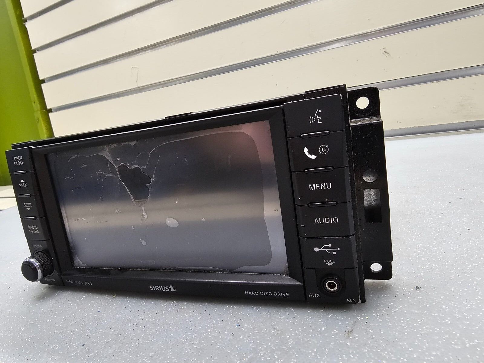 🔥11-12 Dodge Chrysler Jeep AM FM XM CD DVD HDD navigation radio P05064244AK