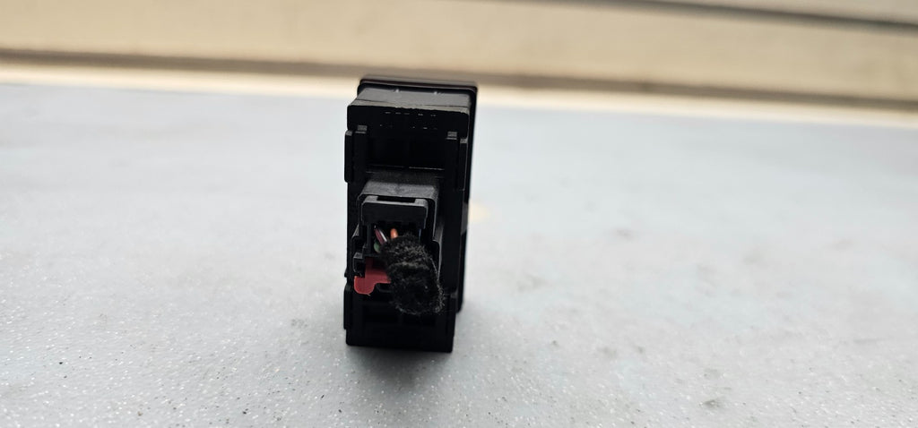 🔥05-07 FORD Focus Emergency Hazard Light Flasher Button Control Switch  BLACK