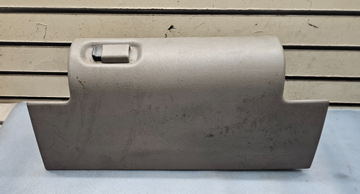 95-99 CHEVY GMC TRUCK SILVERADOC/K Glove Box Storage Compartment Assembly TAN