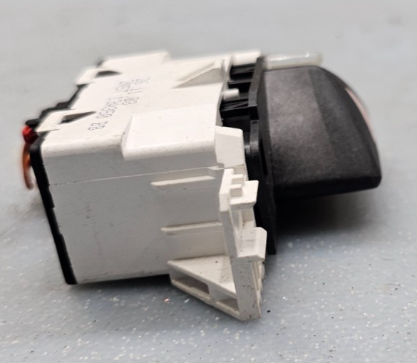🔥02-05 FORD FOCUS HAZARD LIGHT FLASHER BUTTON CONTROL SWITCH ASSEMBLY BLACK OEM
