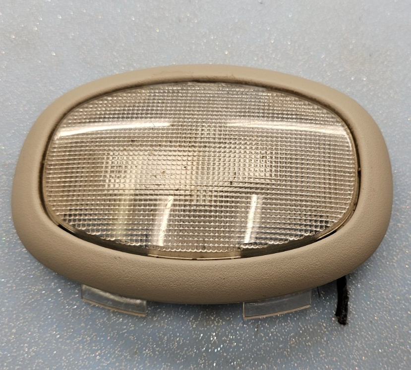 🔥2001-2004 CHRYSLER VOYAGER OVERHEAD ROOF DOME LAMP LIGHT ASSEMBLY OEM TAN
