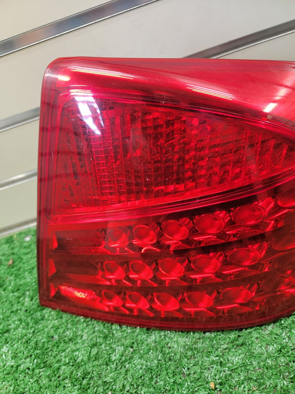 🔥2003-2004 INFINITI G35 SEDAN  RIGHT SIDE LED TAIL LIGHT (1) OEM
