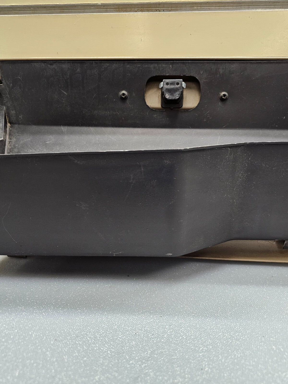 🔥1994-1997 Dodge RAM Dash GLOVE BOX Storage Compartment Door Assembly TAN G20