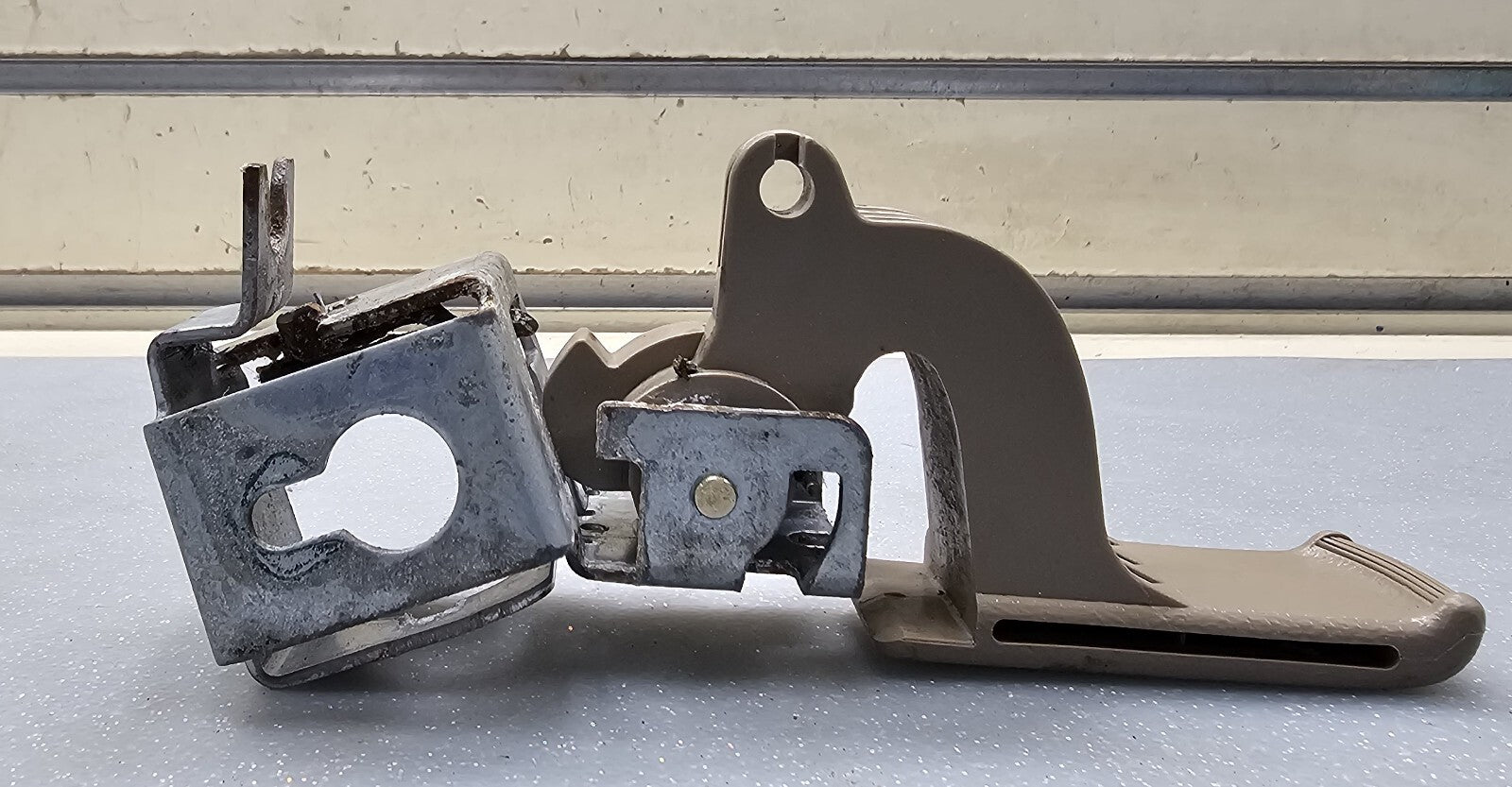 🔥01-05 HONDA CIVIC OPENER ASSEMBLY TRUNK FUEL GAS LID OPENER HANDLE SWITCH OEM