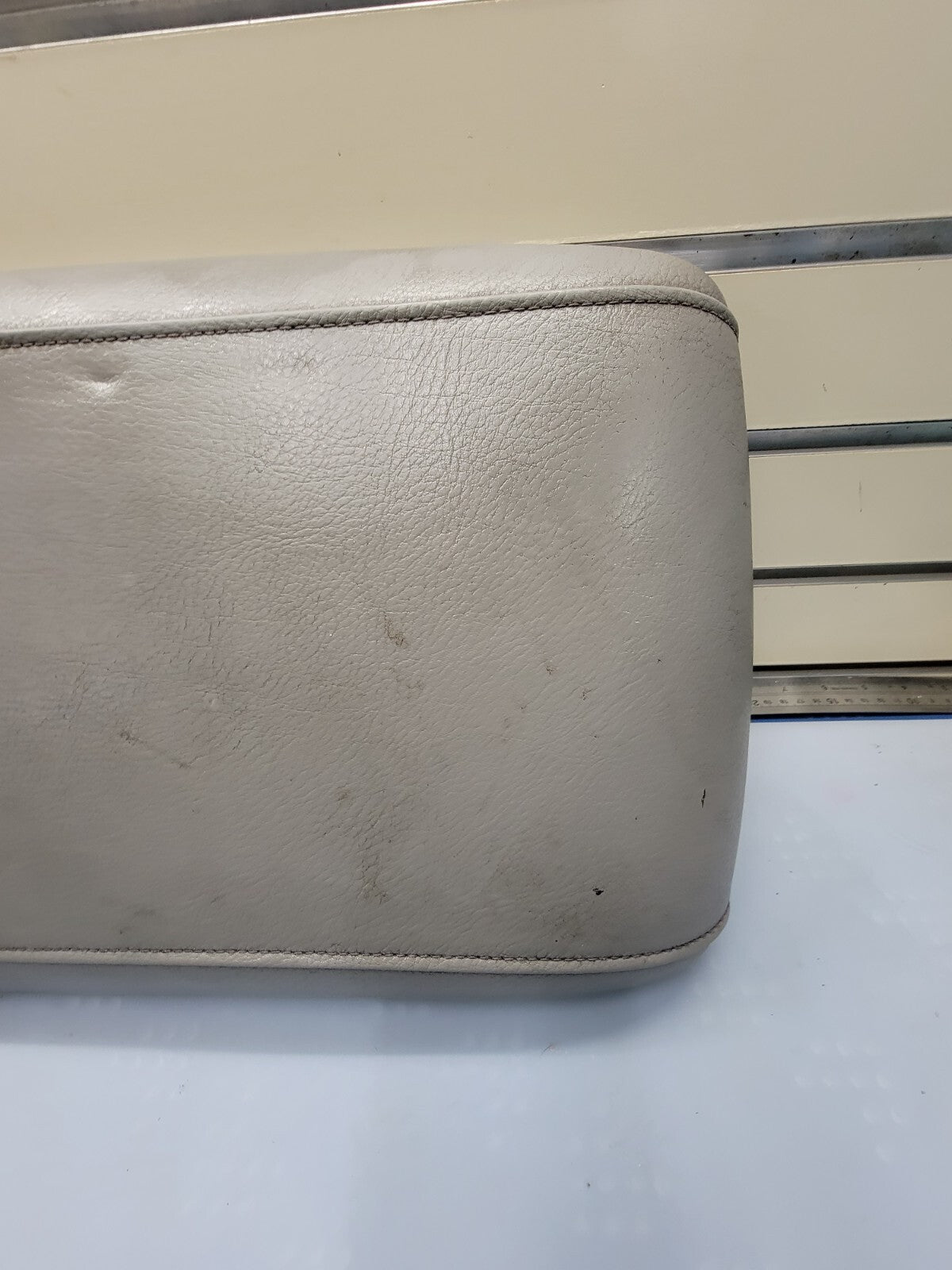 🔥2003-2006 FORD EXPEDITON CENTER CONSOLE ARMREST LID GRAY LEATHER