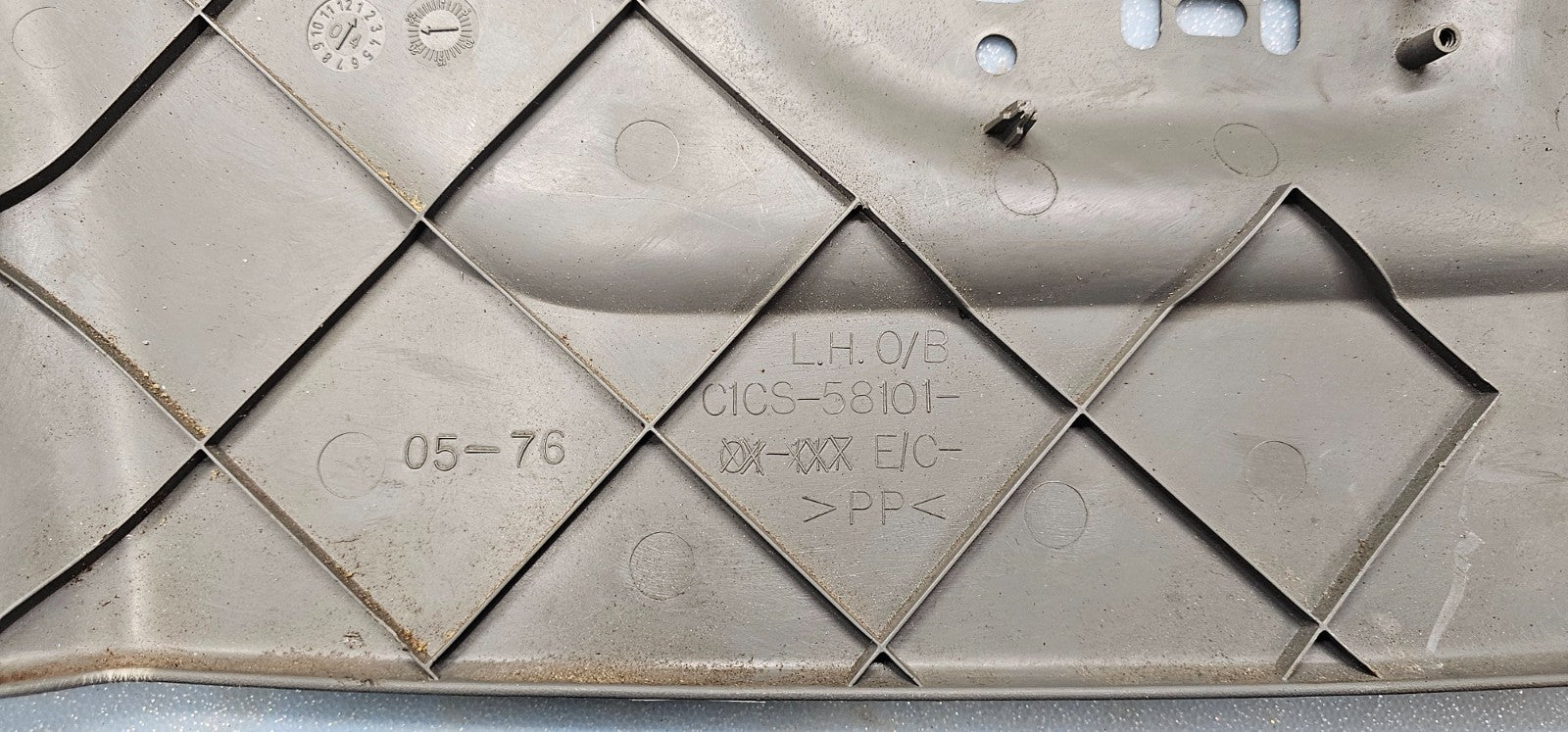 🔥04-07 Grand Caravan Town Country Left Driver Seat Outer Trim Panel Gray OEM
