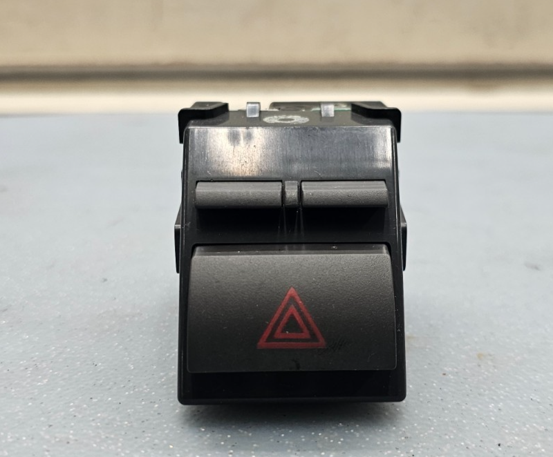 🔥07-11 Camry Center Dash Emergency Hazard Light Warning Switch Assembly Black