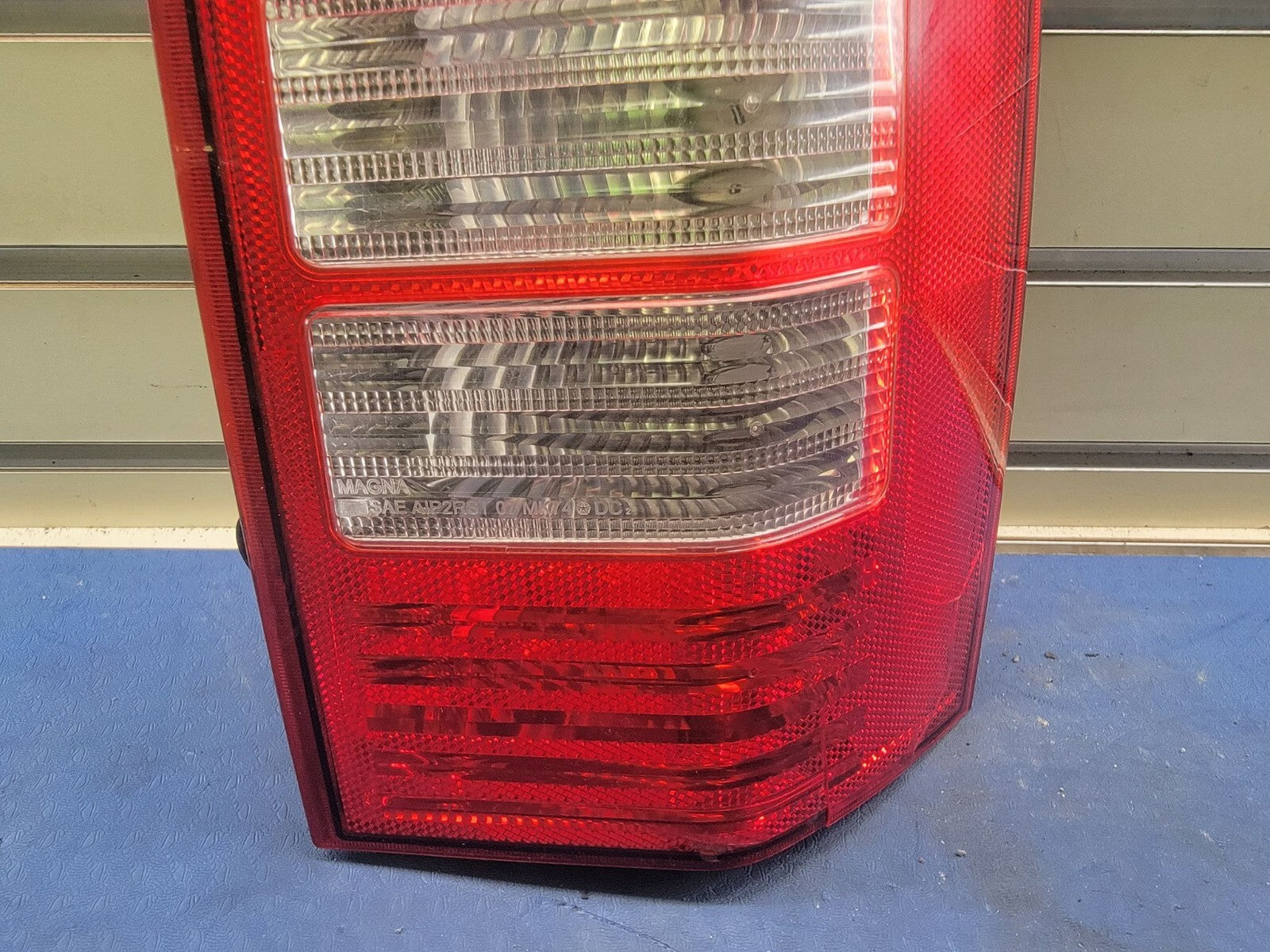 08-17 Jeep Patriot Driver Passenger Side Assembly LEFT Tail Light
