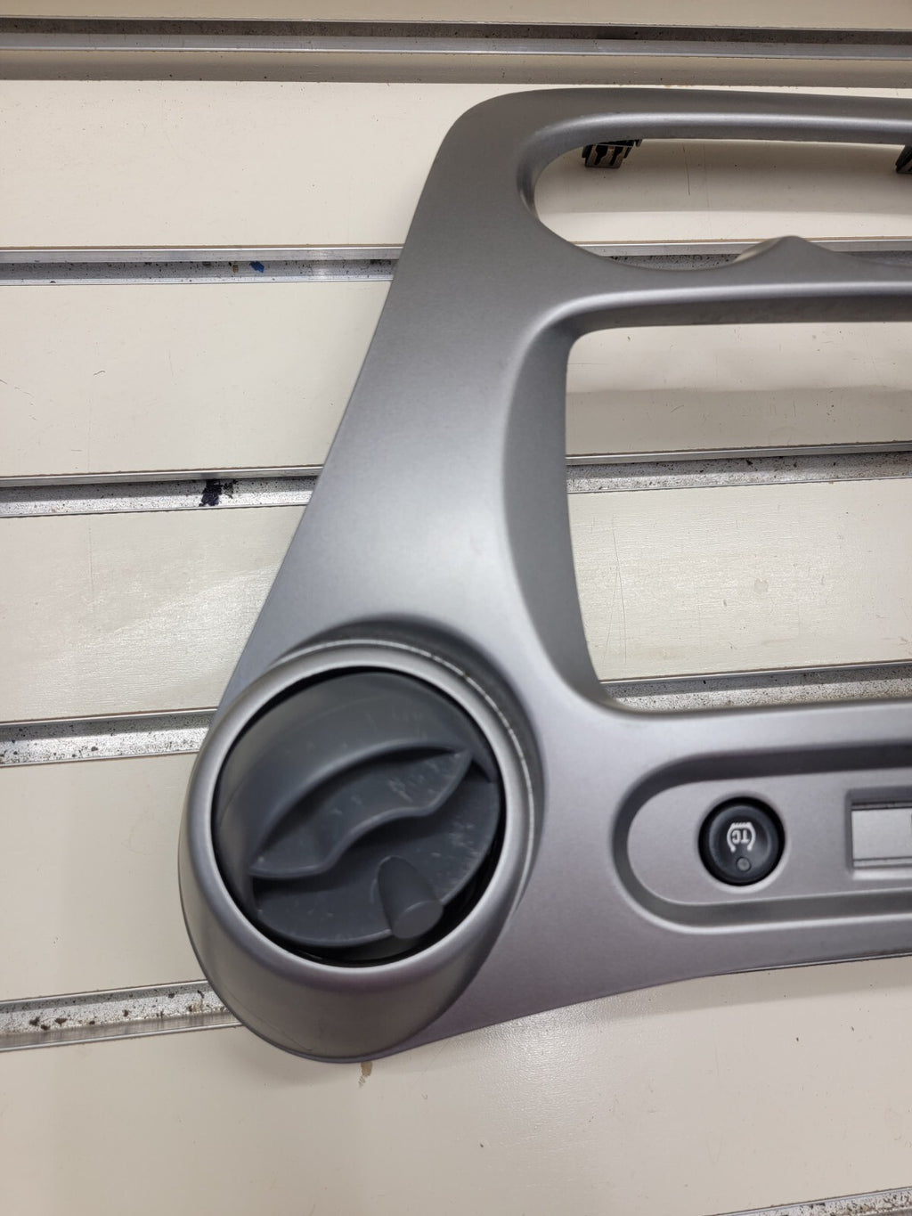 🔥2003-2007 Saturn Ion Radio AC Climate Control Bezel Vents silver