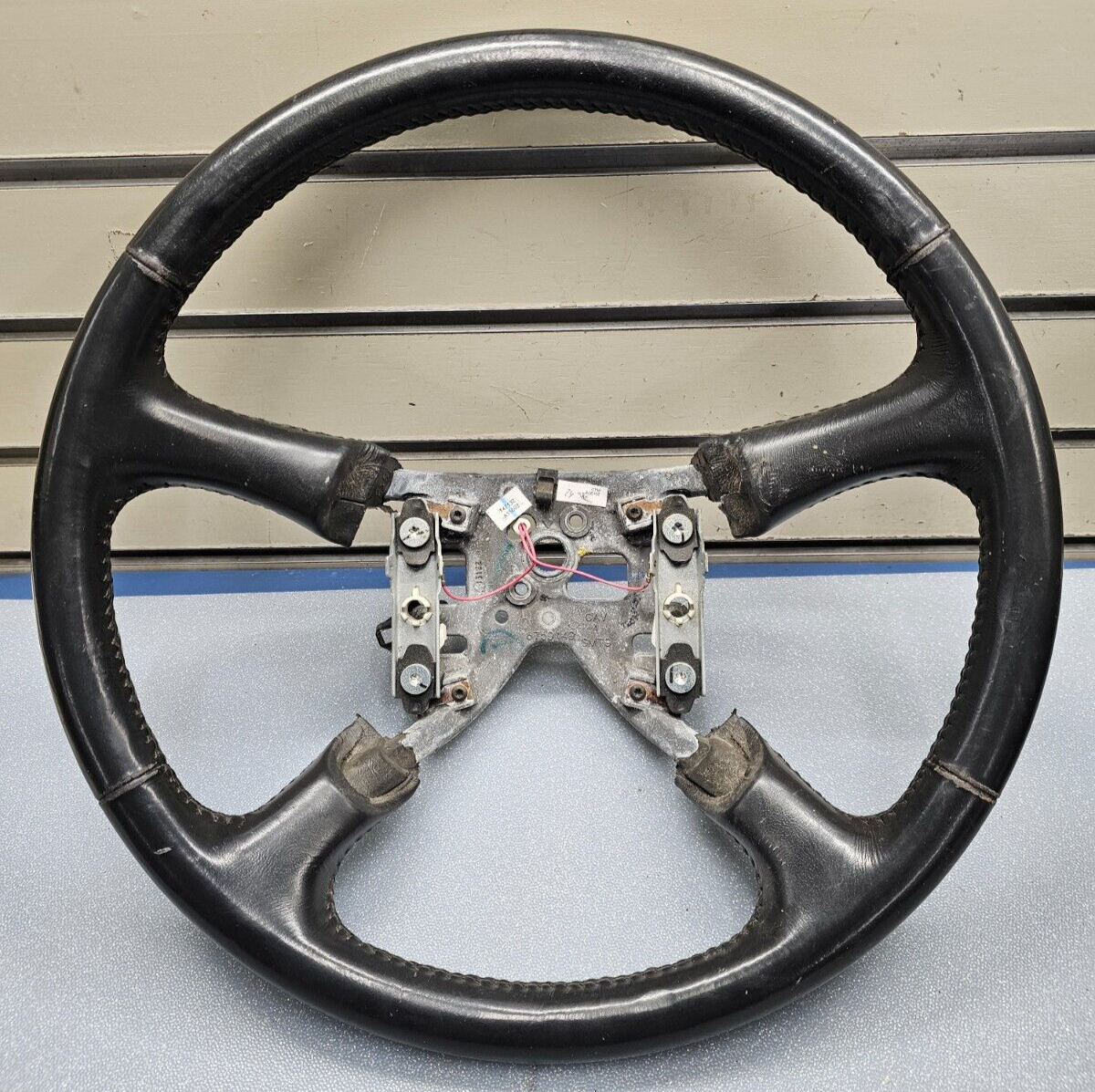 99-02 Chevy Silverado Tahoe Suburban Blazer SONOMA Steering Wheel Leather black