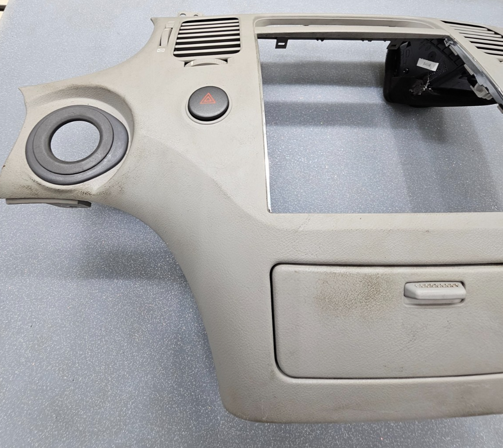06-11 Hyundai Azera Dash Radio Stereo Climate Control Trim Panel Bezel Light Tan