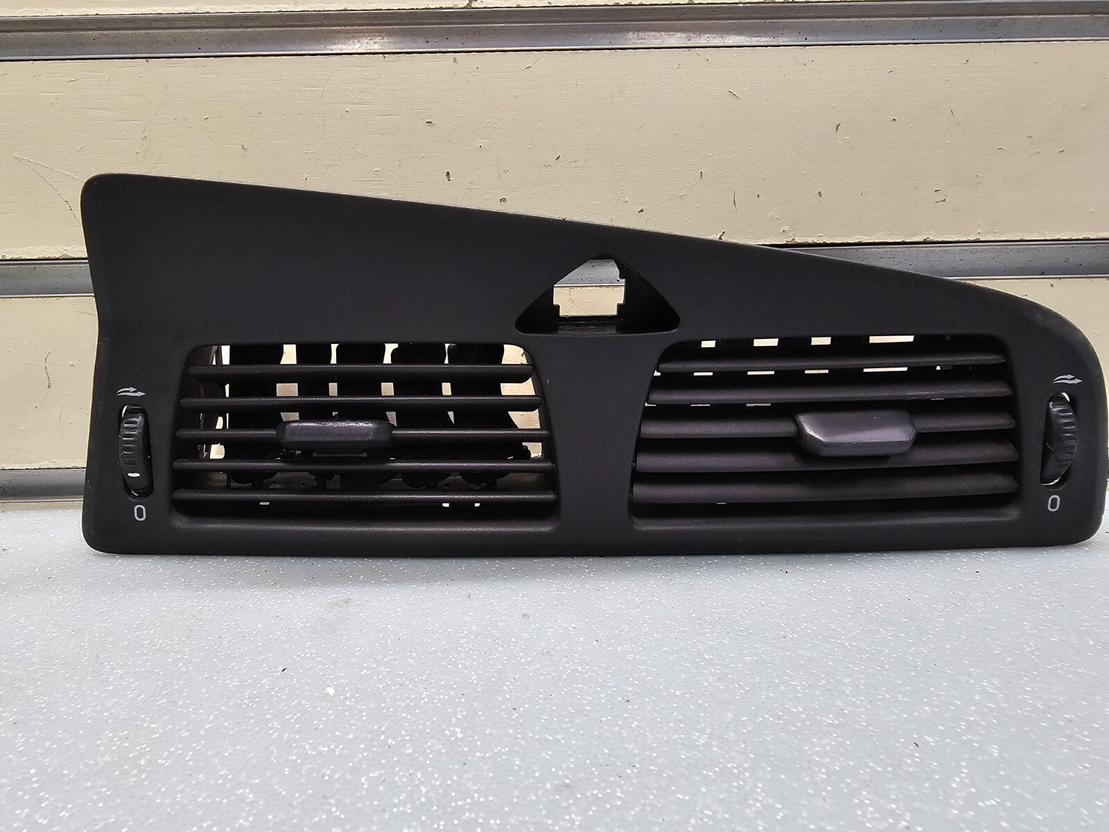 🔥04-09 Volvo S60 Dash Center AC Vent Grill Air Duct Trim Hazard Switch Cover