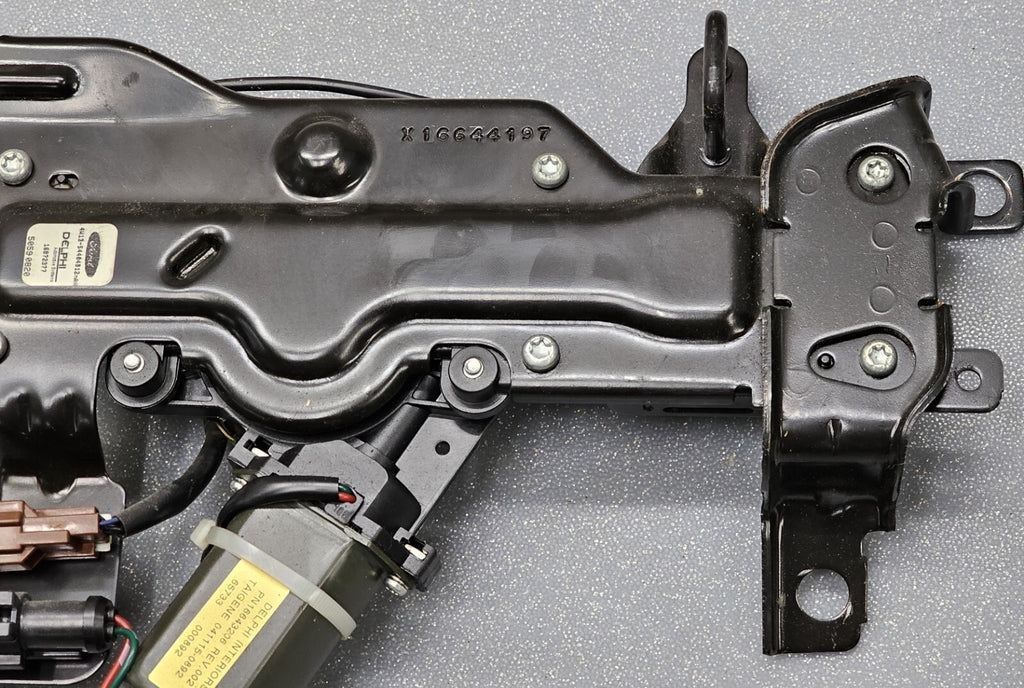 🔥2003-2007 Lincoln Town Car Pull Down Trunk Motor Lock Release striker Assembly