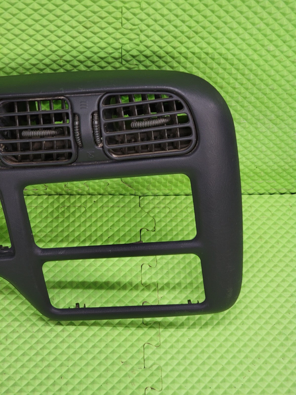 🔥98-04 BLAZER S10 JIMMY SONOMA Cluster Dash Radio Bezel graphite C8