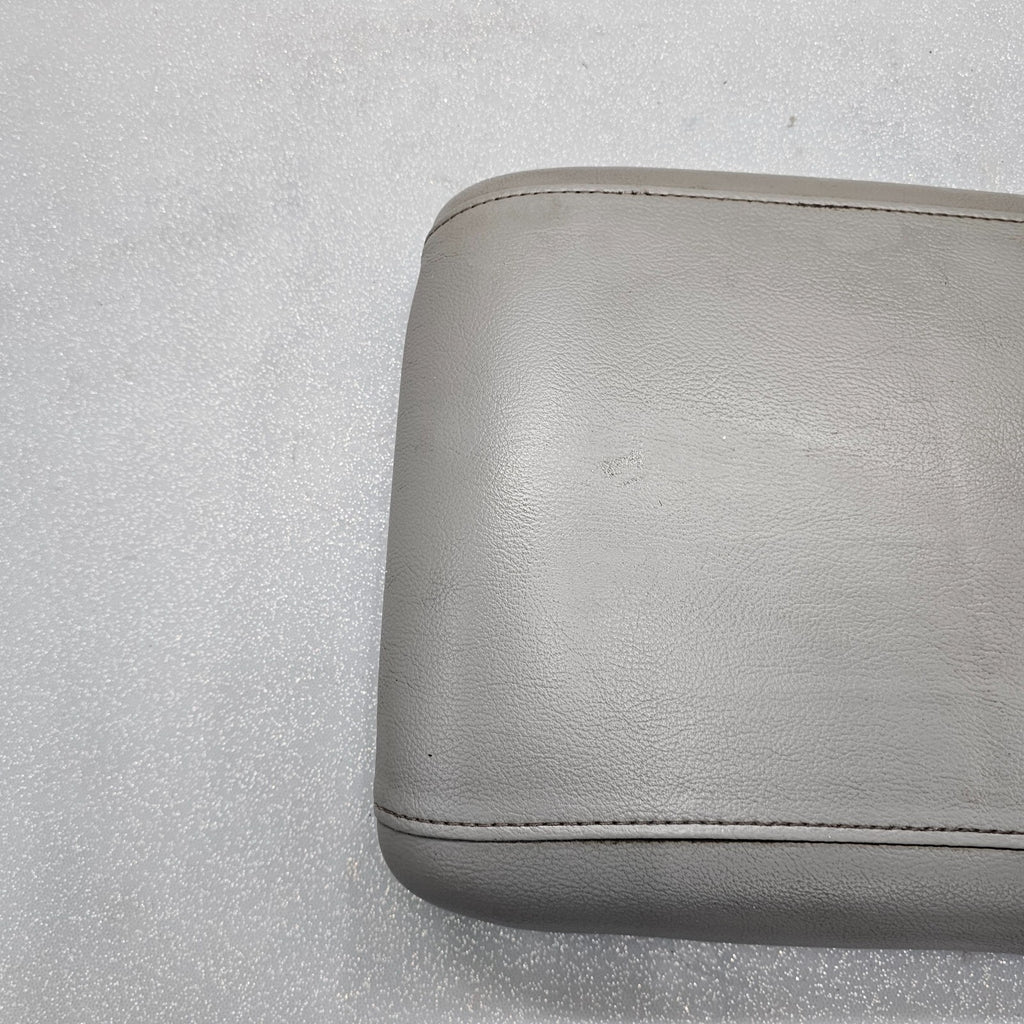 03-06 EXPEDITION Center Console Arm Rest Storage Cover Top Pad Lid Assembly Gray