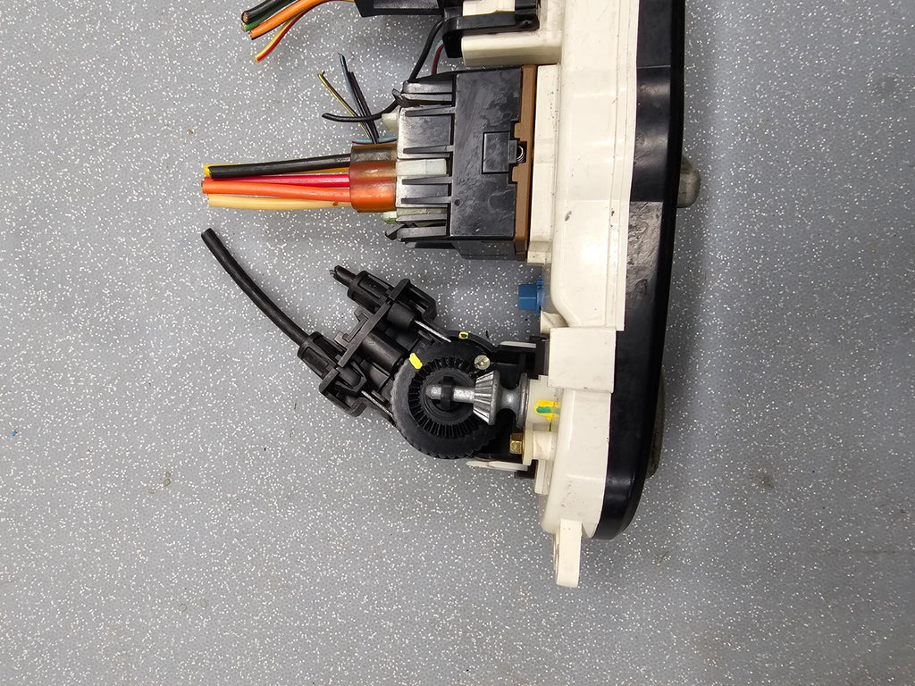 01-04 Tribute Dash AC Heater Climate Control Panel Temperature Conditioner Unit