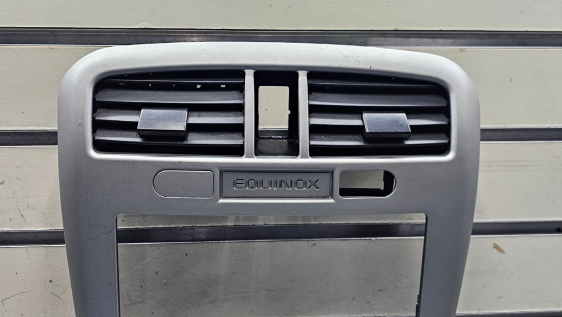 🔥05-06 Chevy Equinox Center Dash Radio Climate Control Bezel Trim Panel Silver