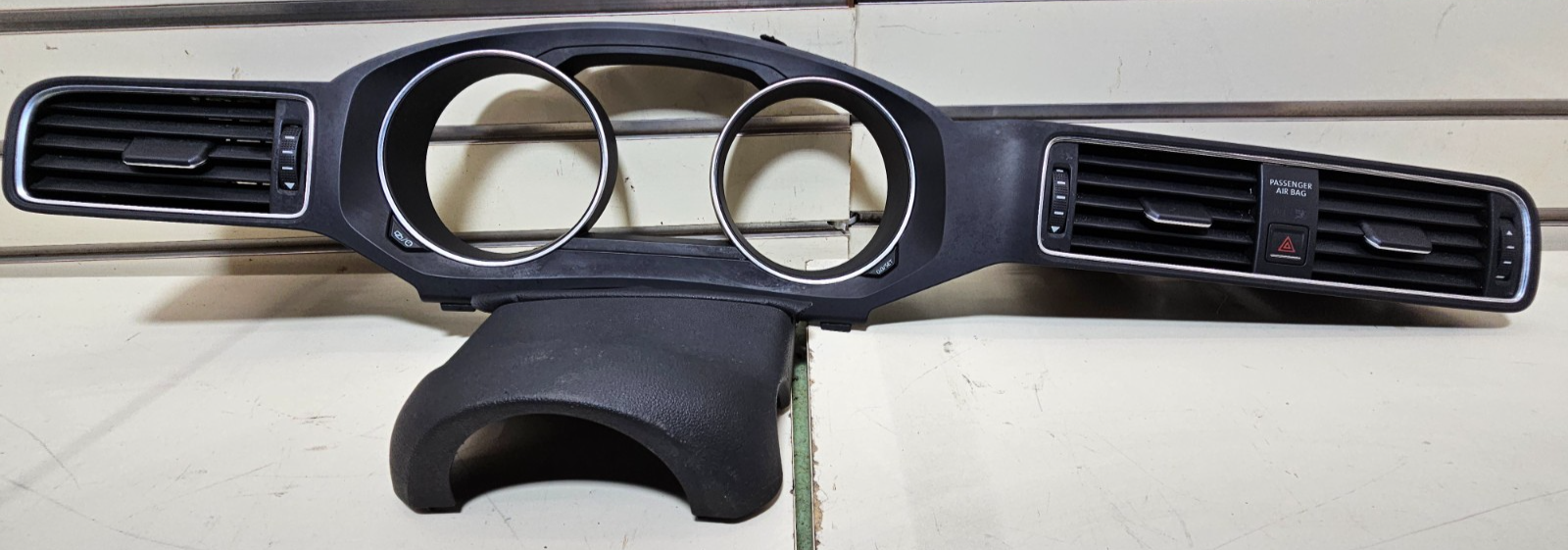 🔥11-14 Volkswagen Jetta Speedometer Instrument Cluster Dash Bezel Black