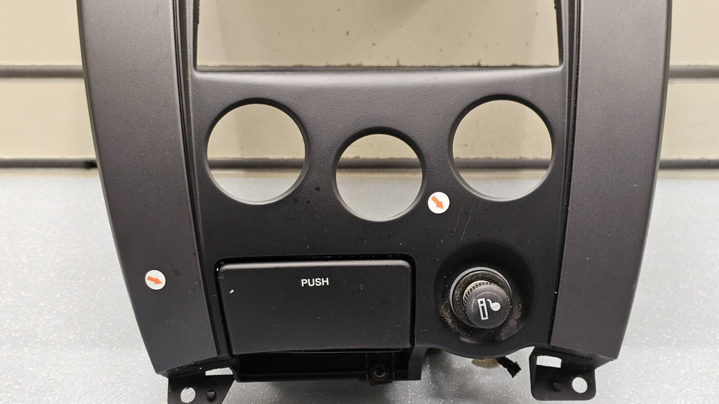 🔥06-09 Tucson Dash FM Radio Audio Stereo Display Climate Trim Panel Bezel Black