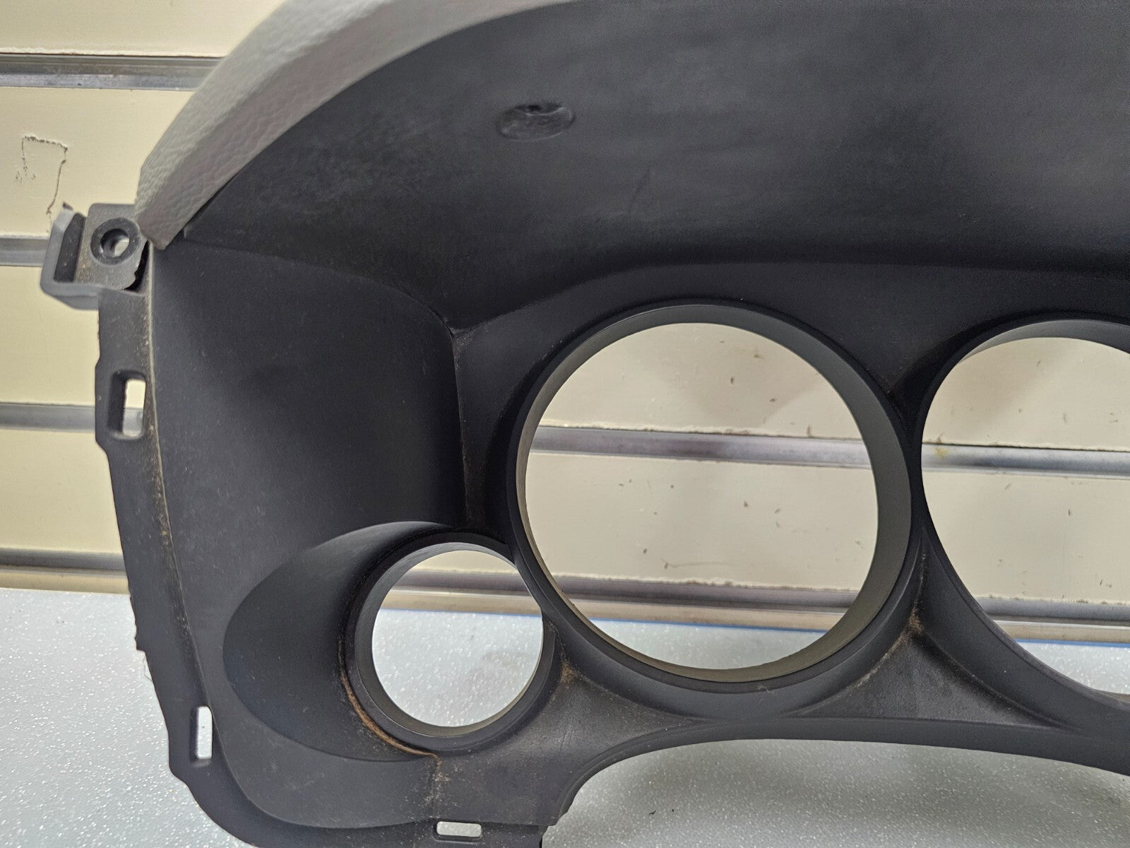 07-13 CHEVY SILVERADO DASH SPEEDO INSTRUMENT GAUGE CLUSTER BEZEL GRAY/BLACK C21