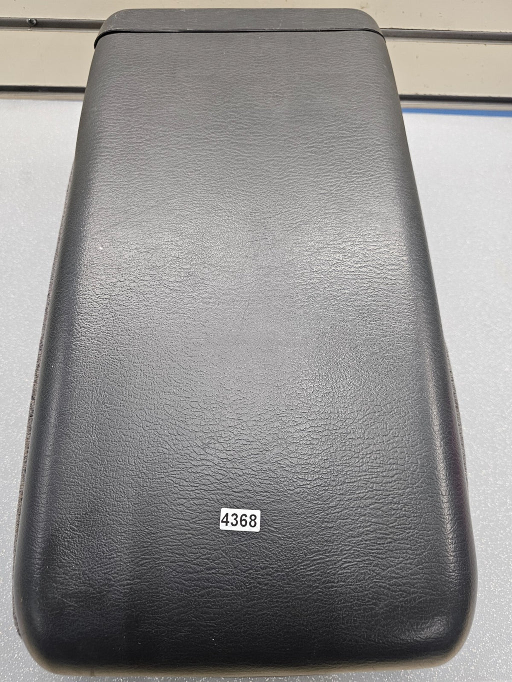 97-04 Dodge Dakota Center Middle Console Arm Rest Jump Seat Leather/Cloth BLACK