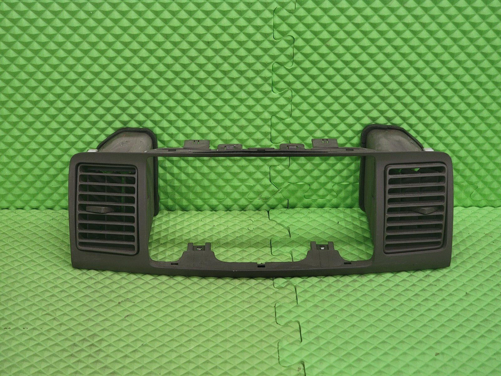 🔥03-08 TOYOTA COROLLA CENTER DASH RADIO BEZEL AIR AC VENT GRILL OEM TAN B28