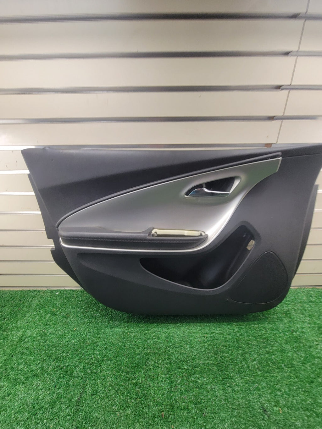 🔥2011-2015 Chevrolet Volt LEFT DRIVER Front Door Panel OEM black/tan