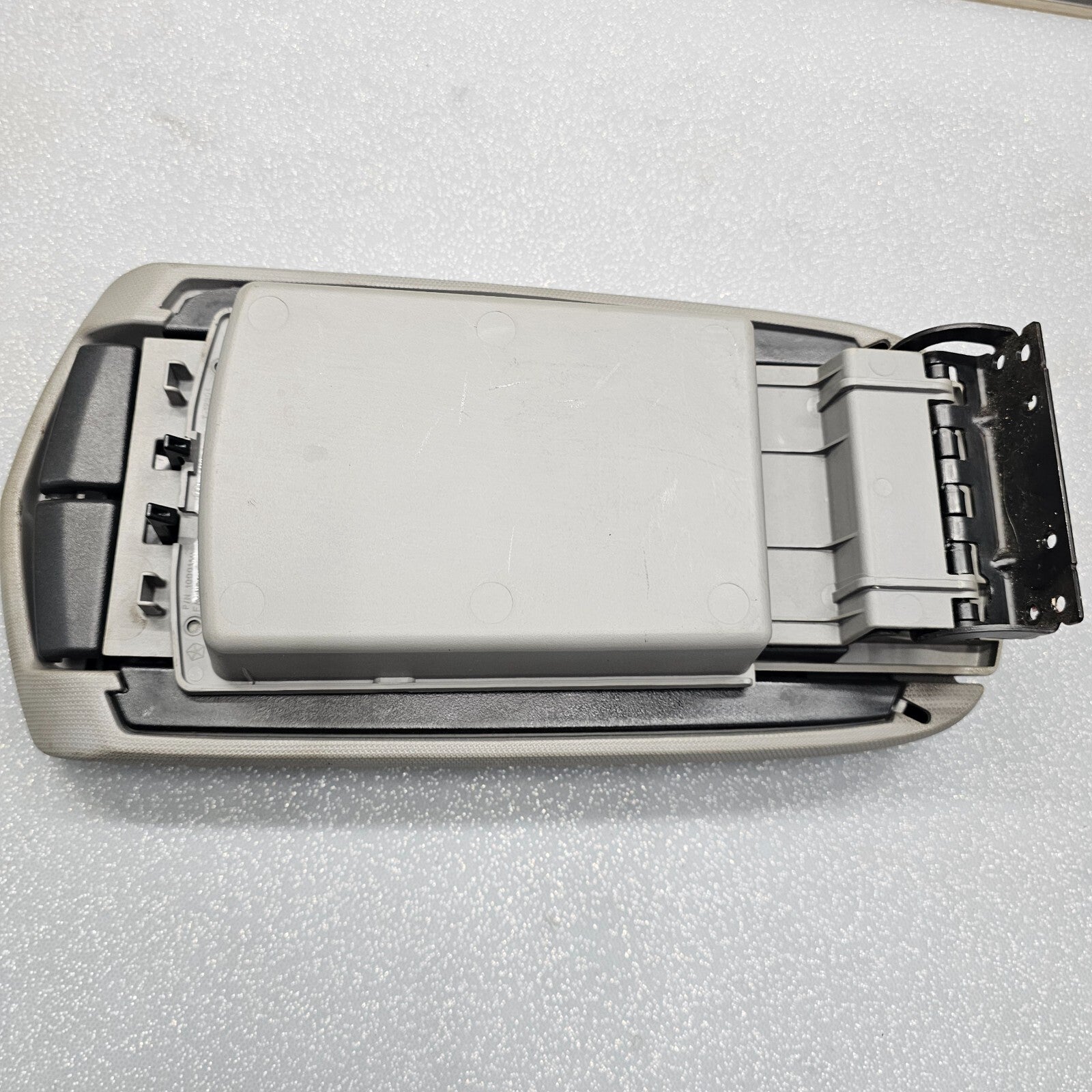 🔥07-10 Chrysler Sebring Center Console Lid Armrest Storage Assembly Top LT Gray