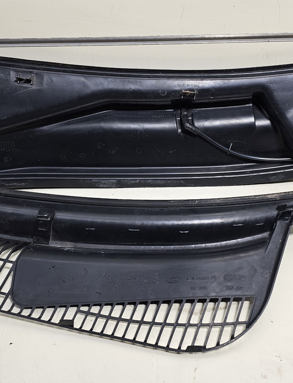 🔥2003-2011 LINCOLN TOWN CAR windshield cover panel LH/RH Assembly