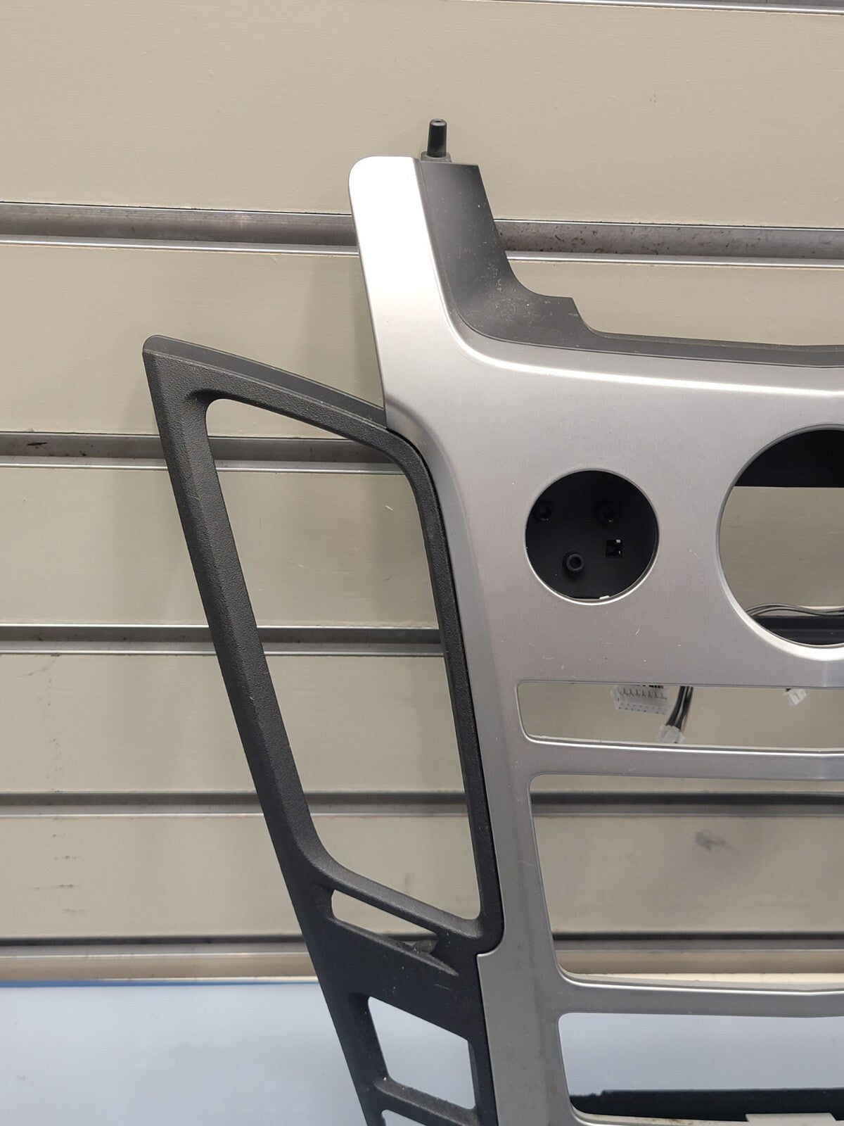 🔥2008-2013 Cadillac CTS Radio Control Panel trim bezel SILVER B44
