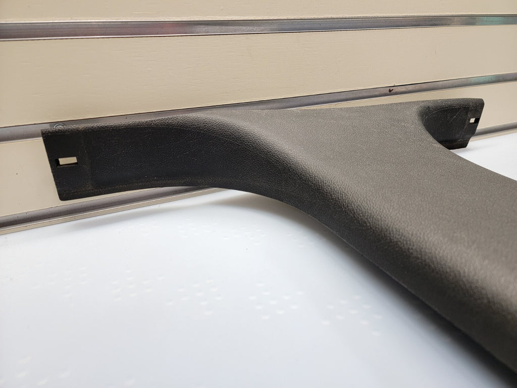 🔥07-09 CADILLAC ESCALADE LEFT CENTER UPPER B PILLAR TRIM PANEL OEM 108767 BLACK