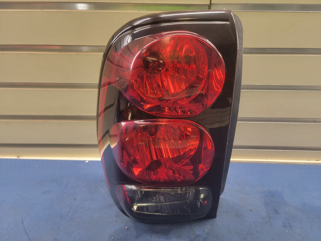 🔥02-09 Chevy TRAILBLAZER REAR LEFT Driver LH Tail Light Assembly Chrome OEM
