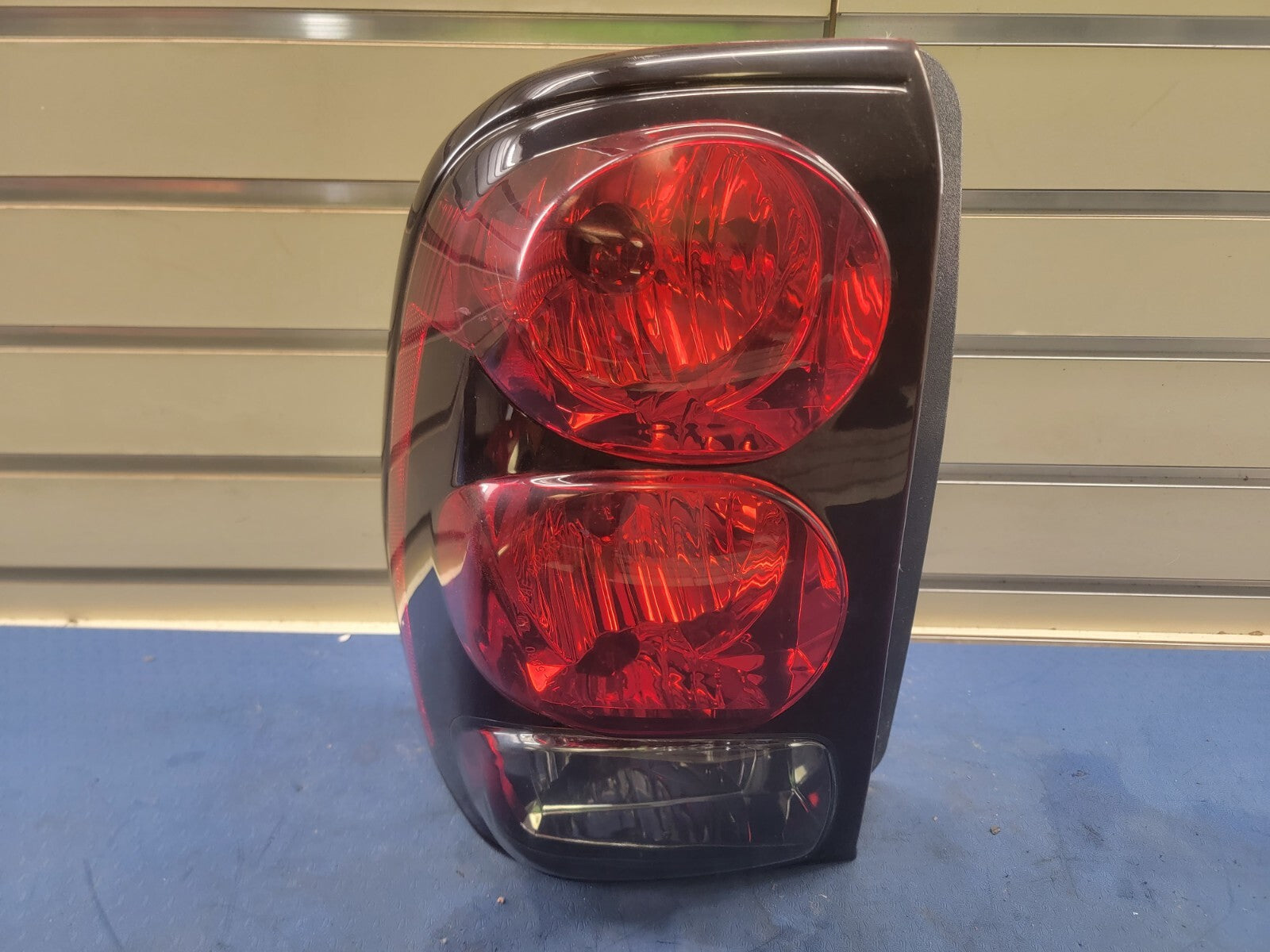 🔥02-09 Chevy TRAILBLAZER REAR LEFT Driver LH Tail Light Assembly Chrome OEM
