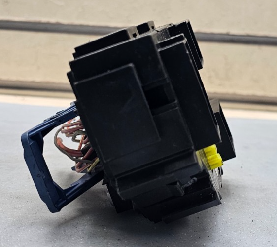 🔥2007 Escalade Yukon Tahoe Fuse Box Relay Control Module Wiring Junction Block