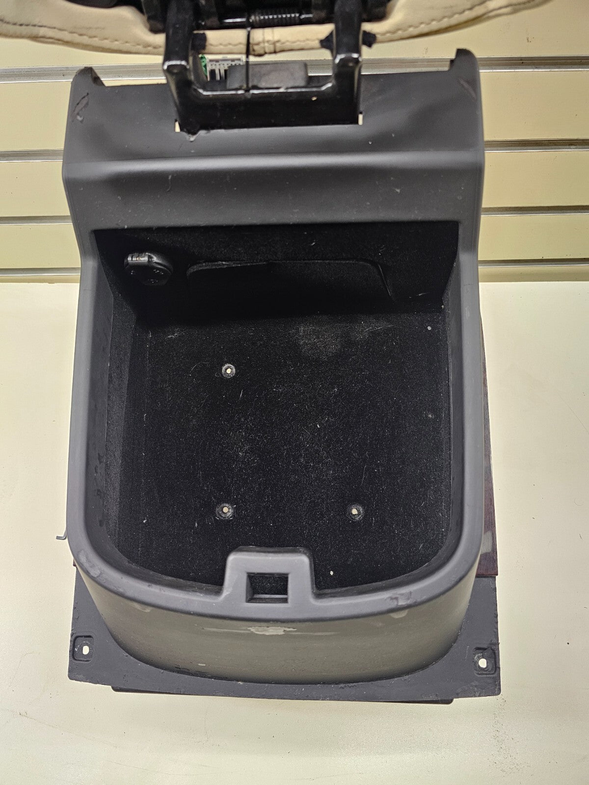 🔥07-08 CADILLAC ESCALADE ESV CENTER FLOOR CONSOLE ARM REST PANEL LIGHT TAN OEM