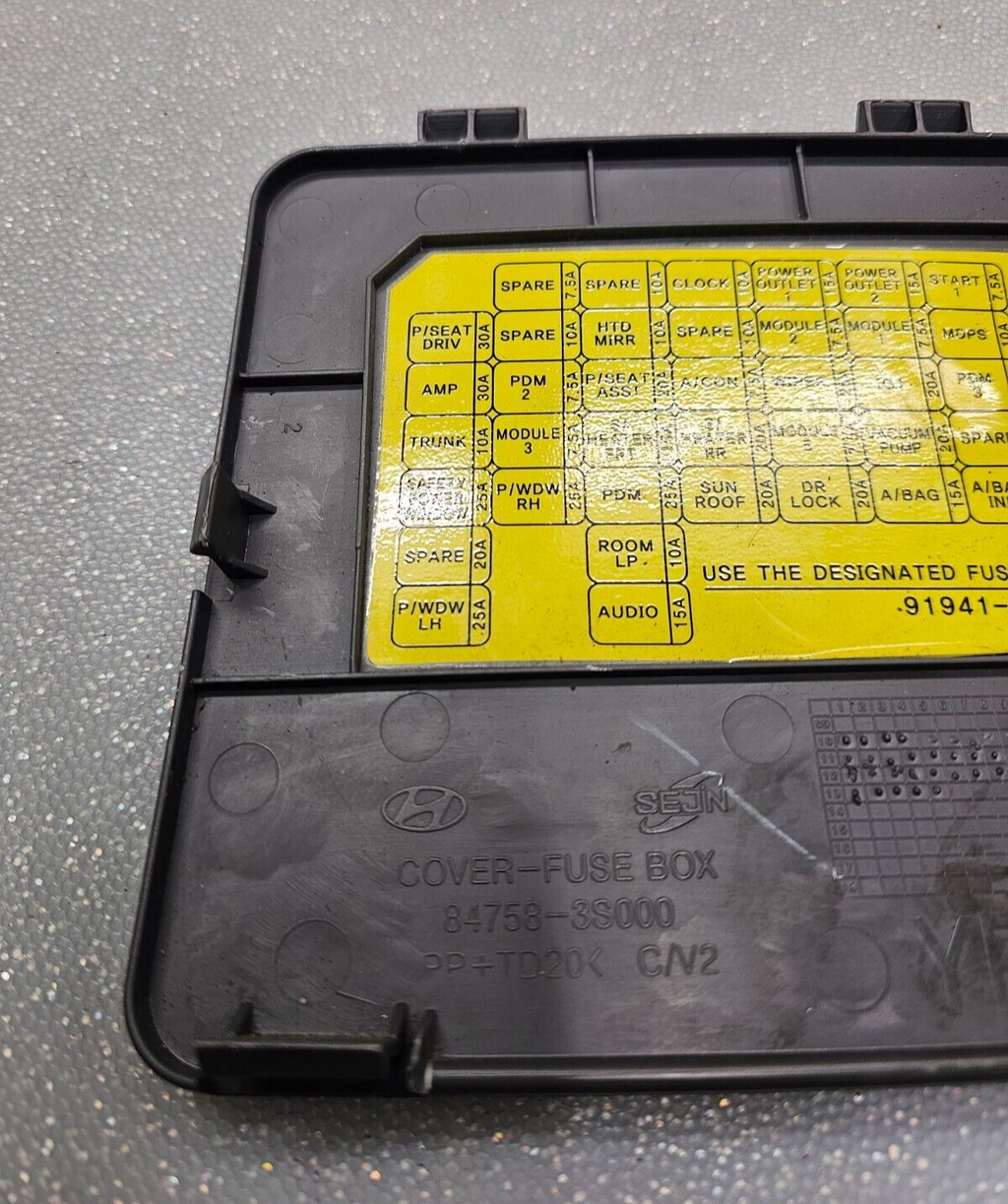 🔥2011 - 2013 Hyundai Sonata Cabin Fuse Box Cover Gray (OEM)