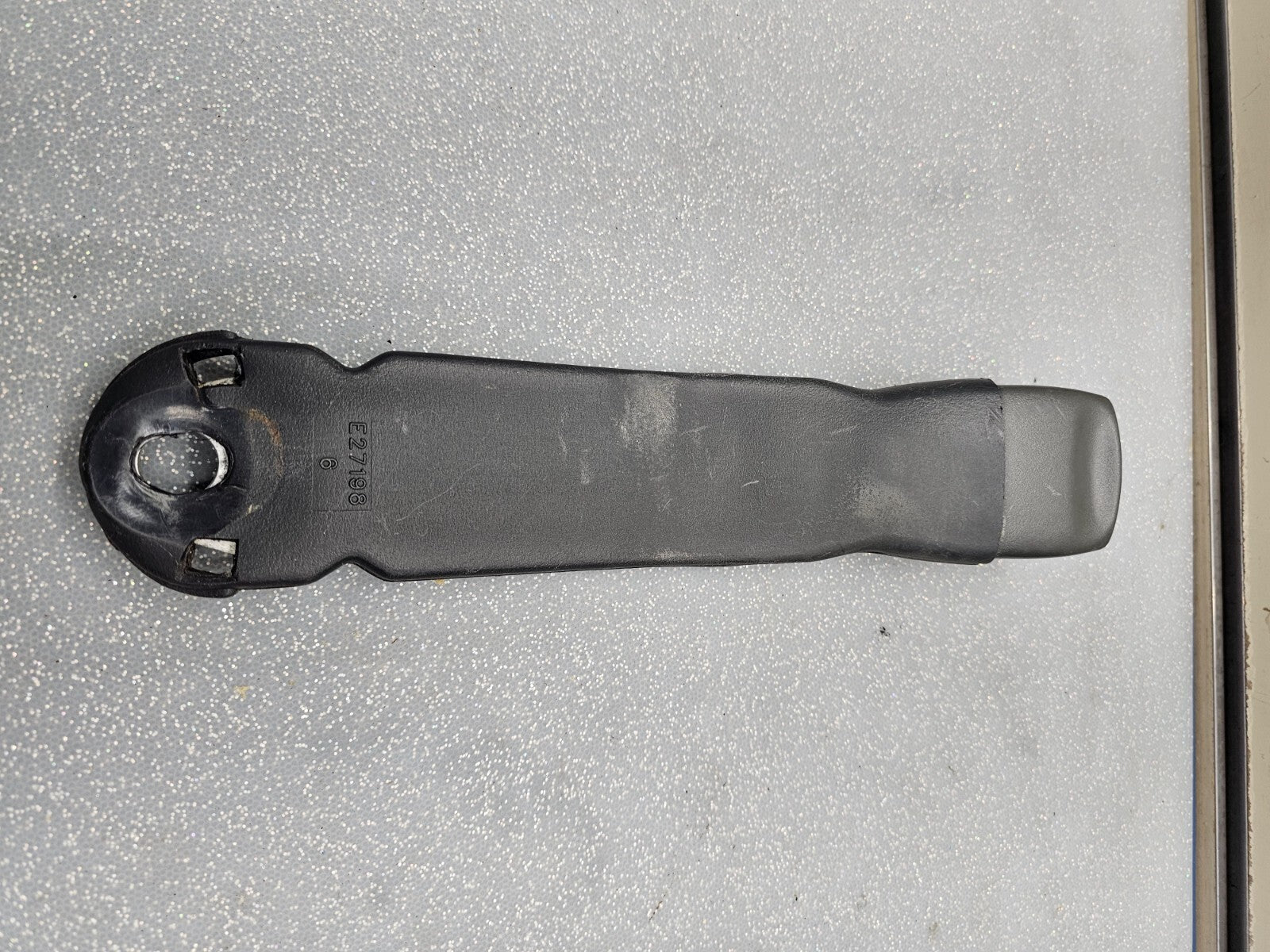 🔥99-02 Chevy Silverado Tahoe Suburban Sierra Front Center Seat Belt Buckle OEM